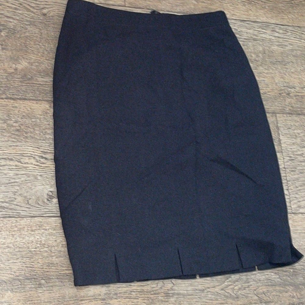 Escada Margaretha Ley size 38 (4) black pleated (around the bottom) black skirt